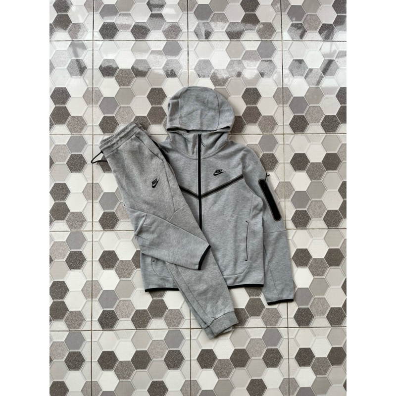 Hoodie Nike Tech Fleece + Trackpants grey
