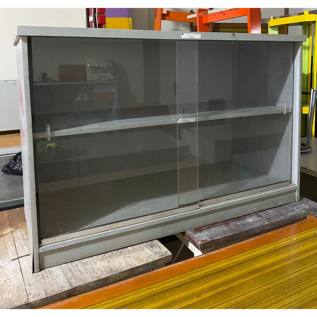 LEMARI RAK ETALASE DISPLAY KACA SLIDE 2 SUSUN UK 150X50X80 SECOND SEKEN BEKAS