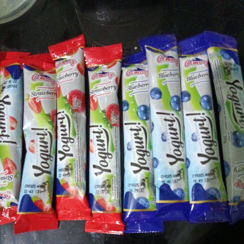 

Cimory yogurt stick 30gr strawbery bluberry 1 karton isi 100 pcs bisa mix