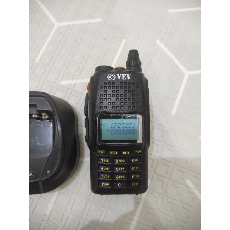 Handy Talkie HT Walkie Talkie HT VHF - UHF