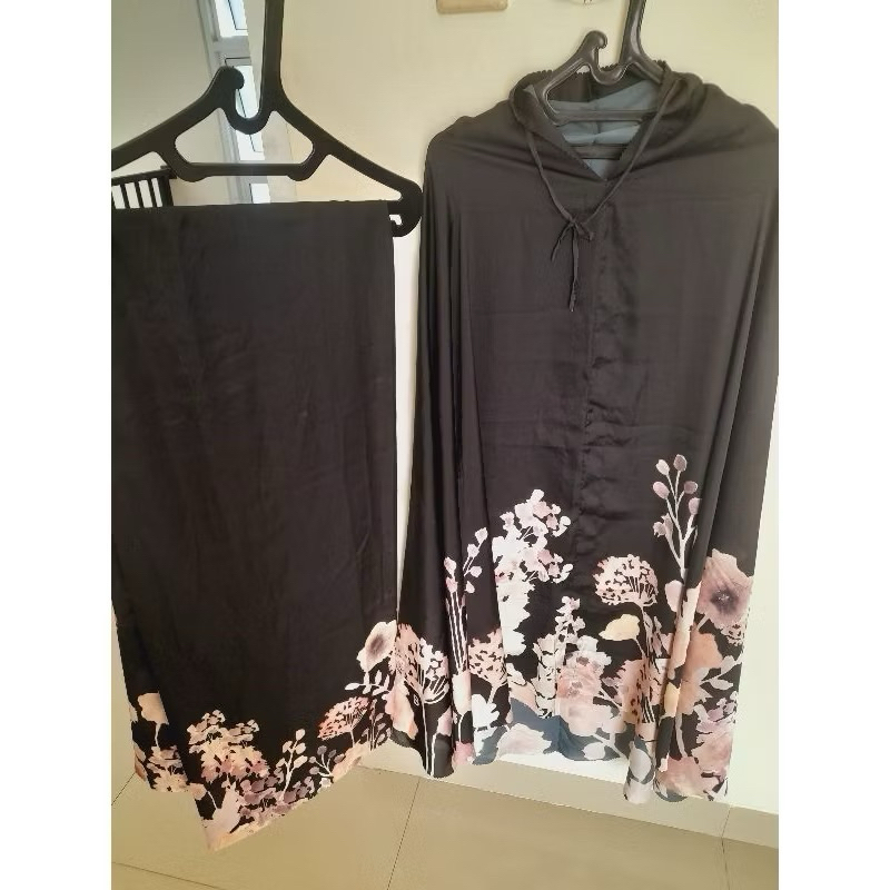 Mukena buttonscarves asoka black preloved