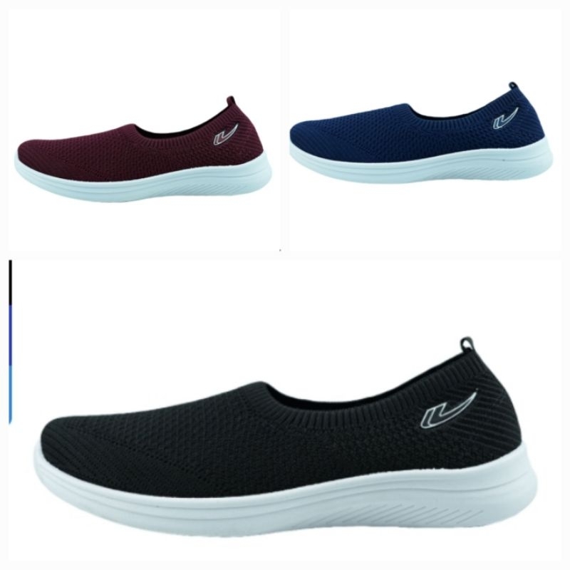 SEPATU SLIP ON NEW ERA WANITA