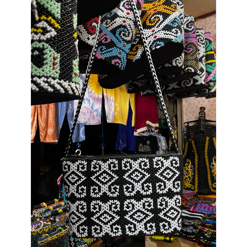 Tas Manik Khas Kalimantan