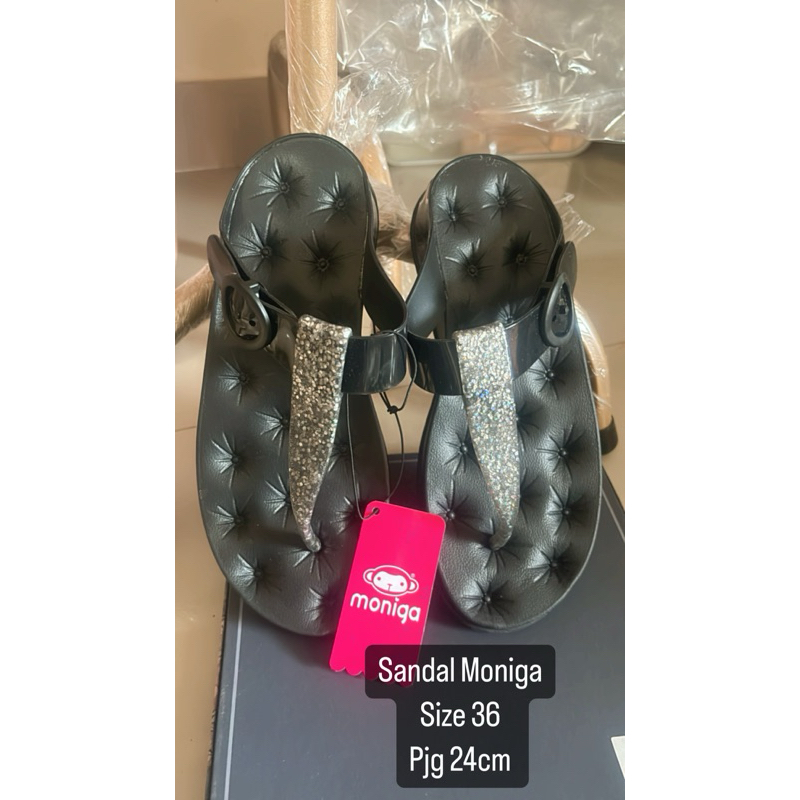 Sandal Moniga