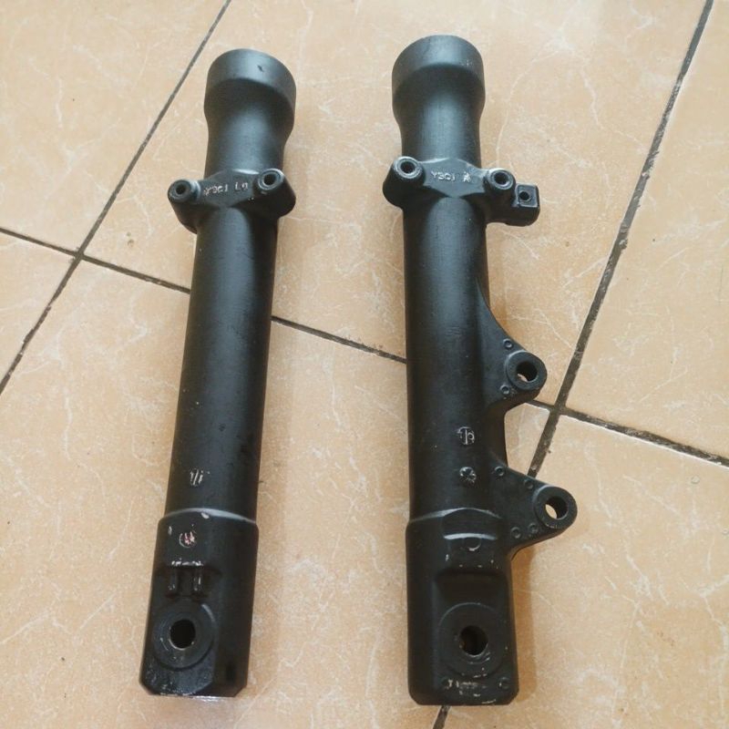 botom bubung sok depan Yamaha Vixion old lama second original.harga 1set
