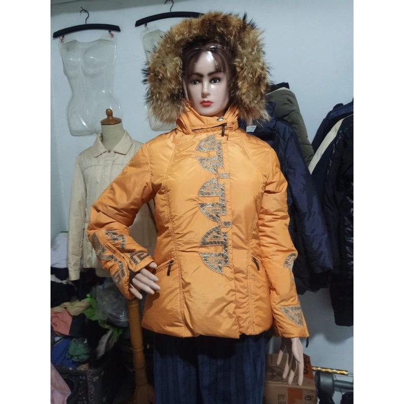 Jaket Bulang GUESS wanita