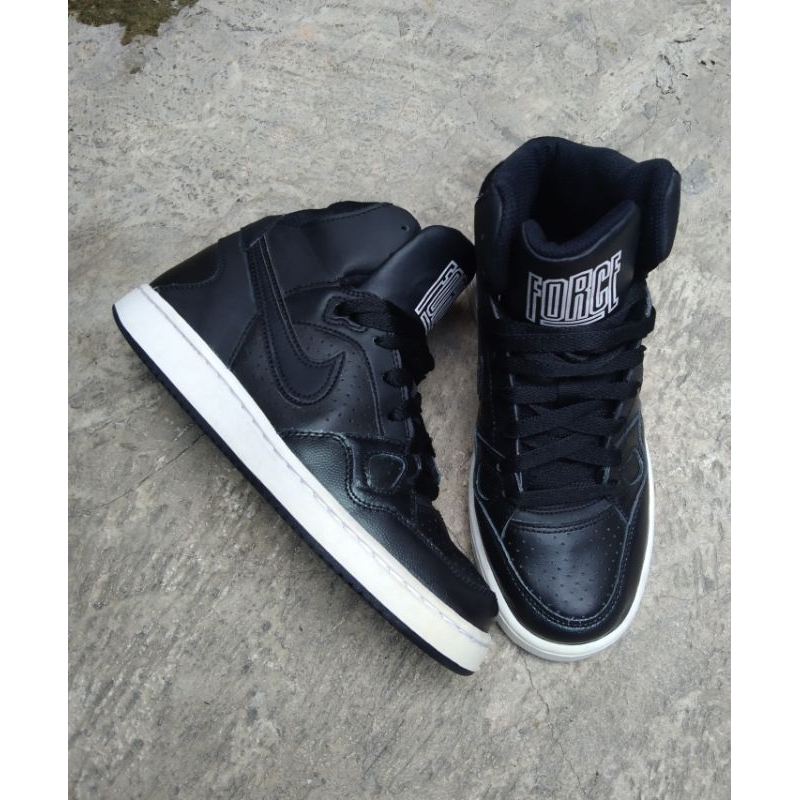 Size 36.5 | Sepatu Nik3 Son of Force Mid Black