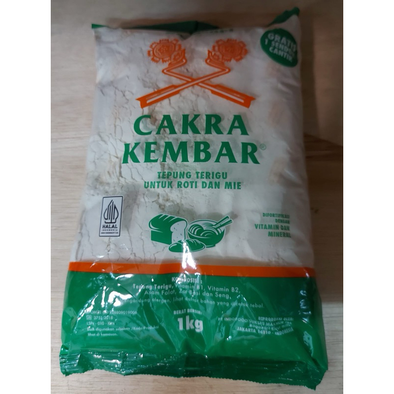 

Tepung terigu Cakra Kembar 1 kg