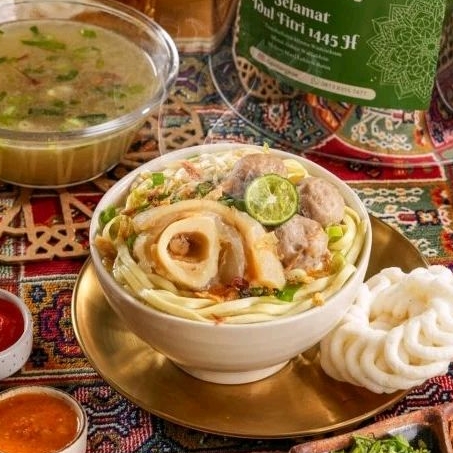 

Mie Kocok Komplit (1porsi)