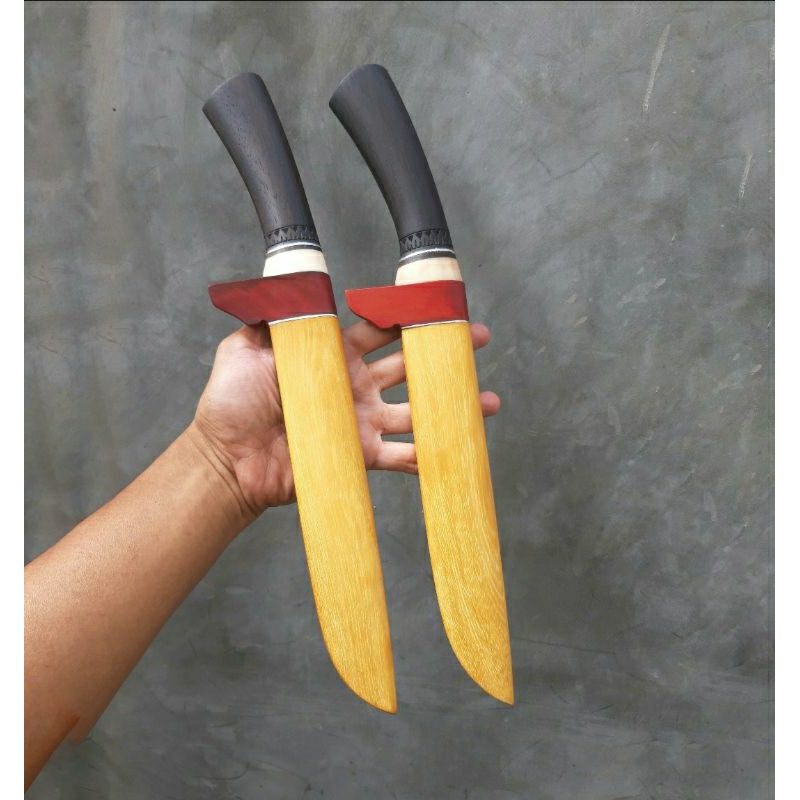 Pisau Sembelih dan Sisit Tarisi