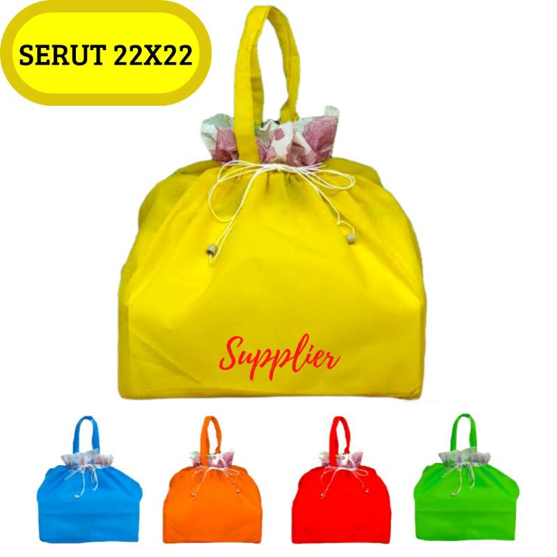 

tas serut polos hajatan 22x22 kotaknasikotak box isi12pcs