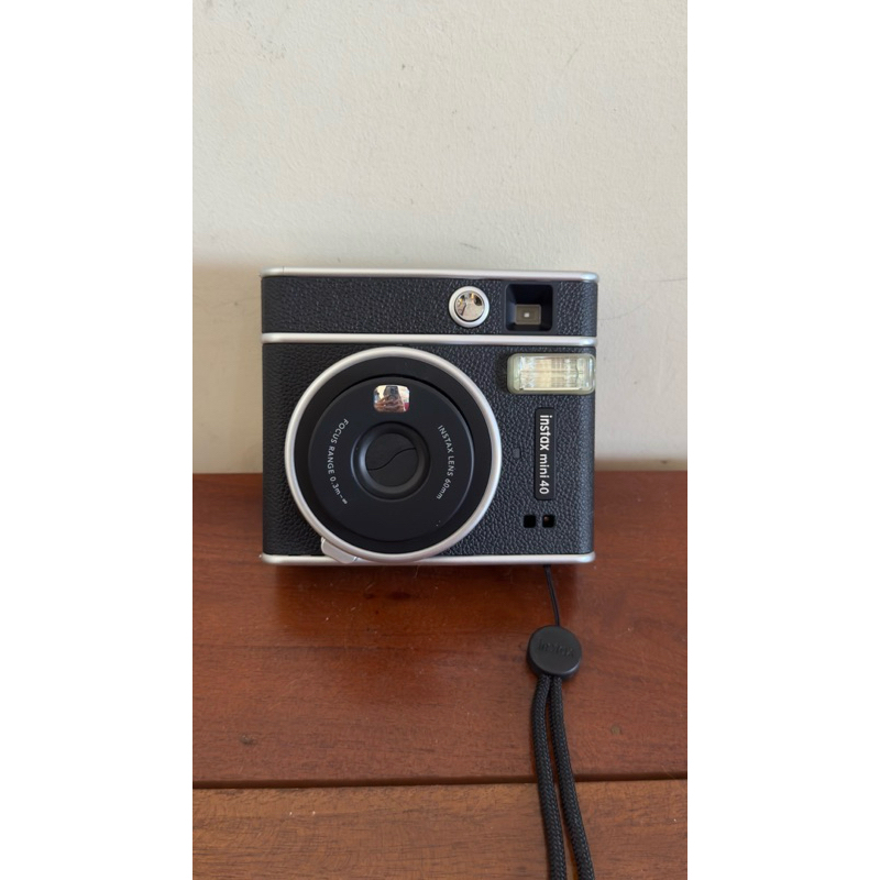 (Bekas Sekali Pakai) Instax Kamera Mini 40 (FREE Kamera Katalog)