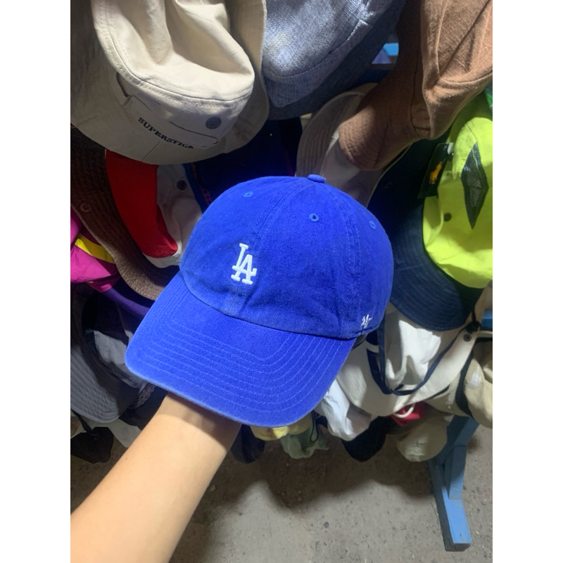 borongan topi