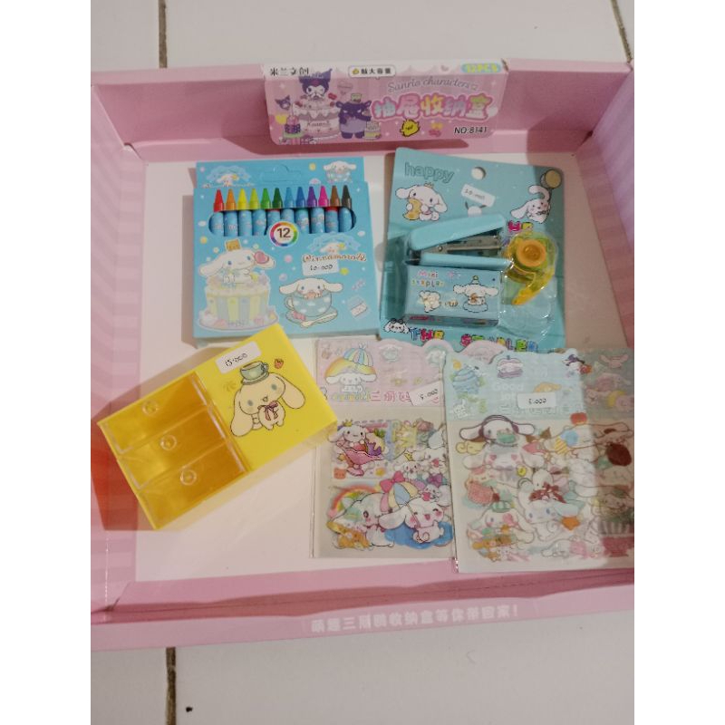 

Paket ATK Sanrio