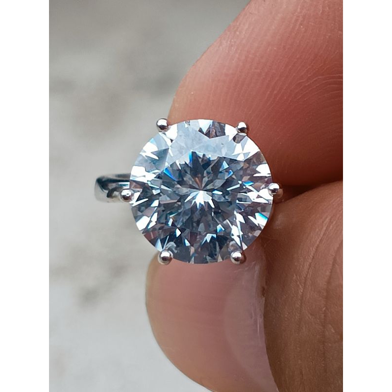 moissanite cut berlian diamond