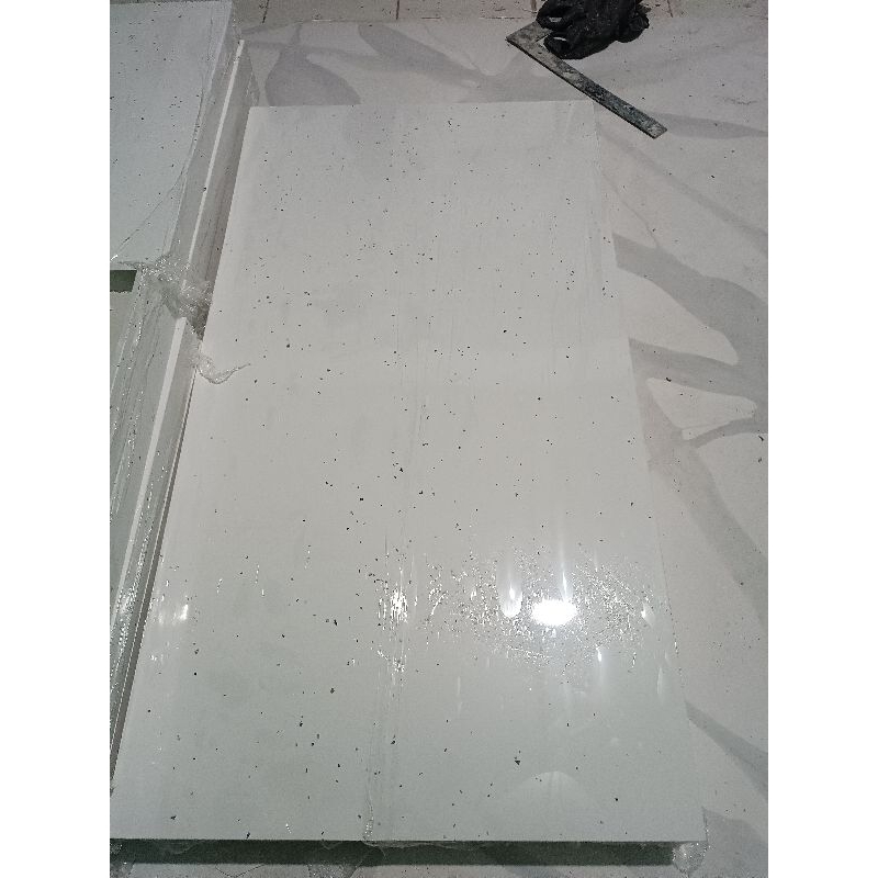 TOP TABLE SOLID SURFACE WHITE TERAZO