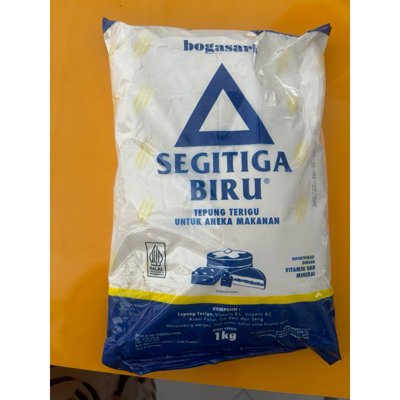 

TEPUNG 1kg SEGITIGA BIRU