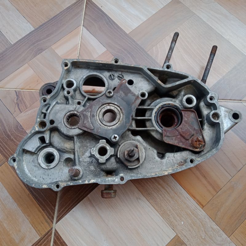 kalter krengkes crankcase kanan original Yamaha dt 100 DT 125 DTX  DTB