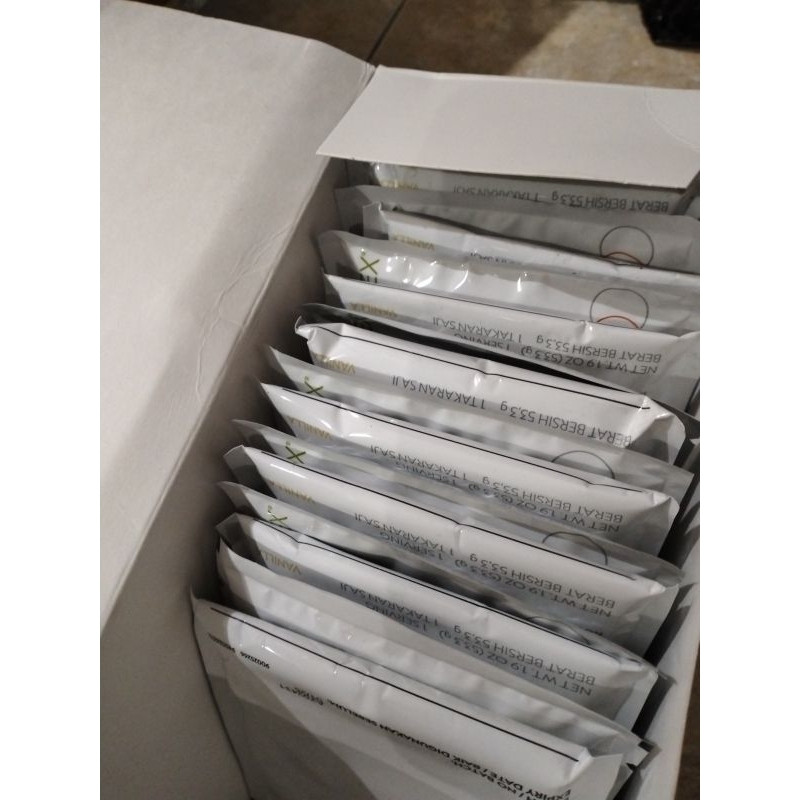

TSHAKE VANILA ISI 15+3 JADI 18 SACHET