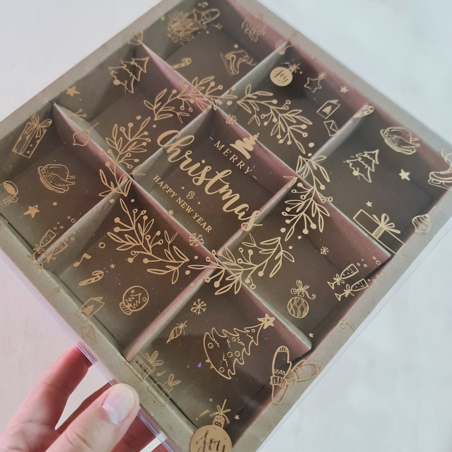 

10 pcs box mika natal kemasan eggtart sekat isi 9 ukuran 7x7x4cm warna cokelat christmas II