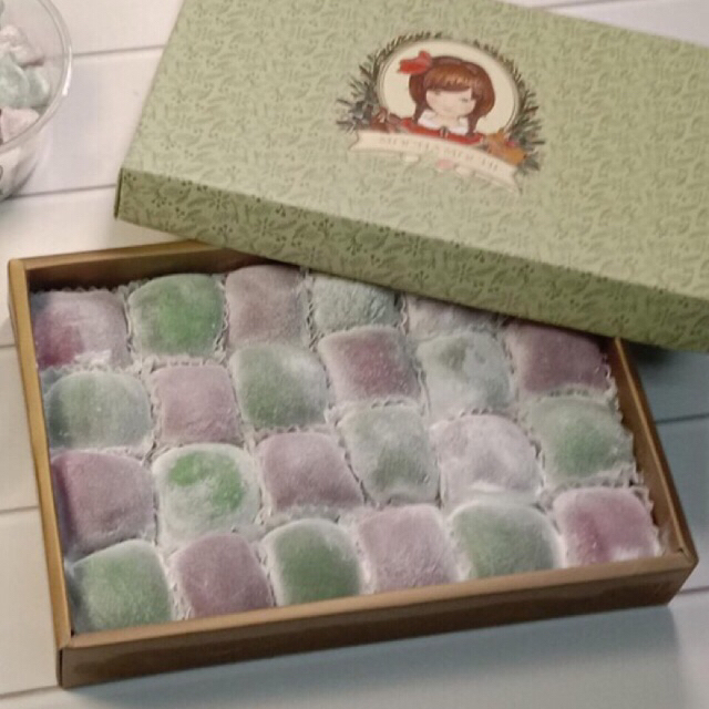 

Mochi signature box 24