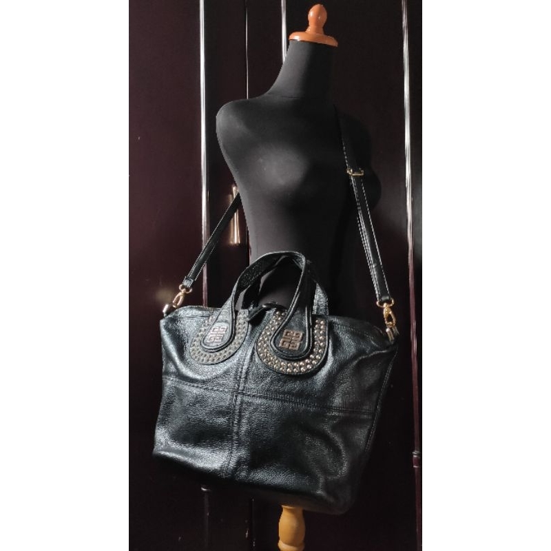 Handbag/Tas Jinjing Besar dengan Tali Panjang Kulit Asli  G I V E N C H Y  Hitam Preloved/second
