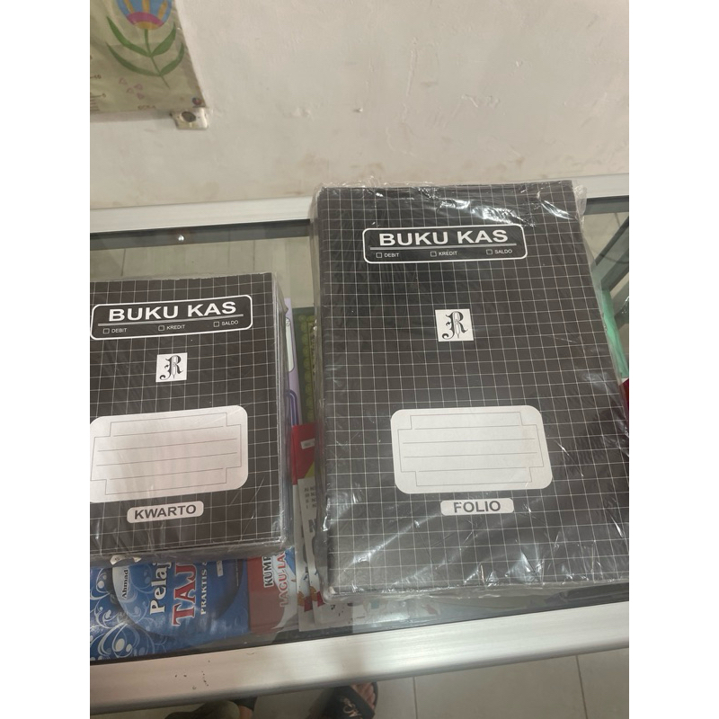 

Buku Kas Folio dan Kwarto