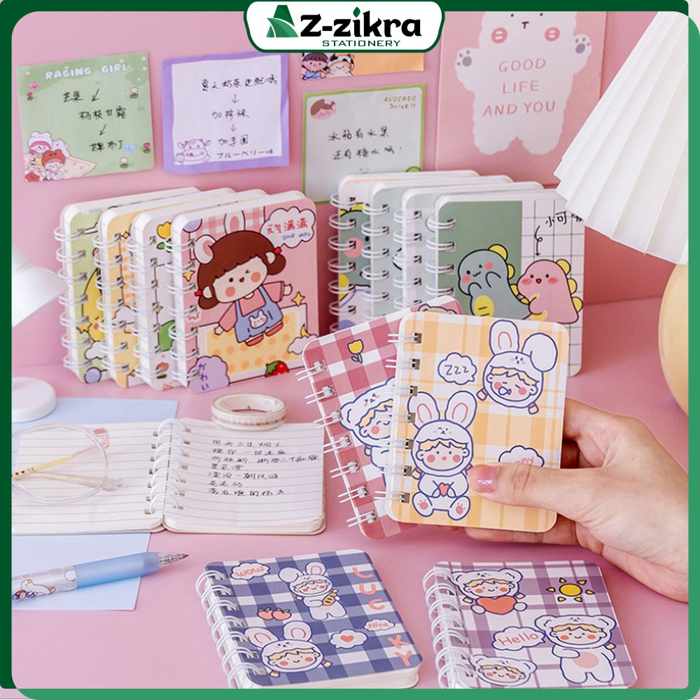 

Buku Mini Alat Tulis Portable / Buku Catatan Kartun Memo Kecil A7 80 Lembar / Buku Kecil Notebook Ring Motif Notepad Az Zikra Stationery A58