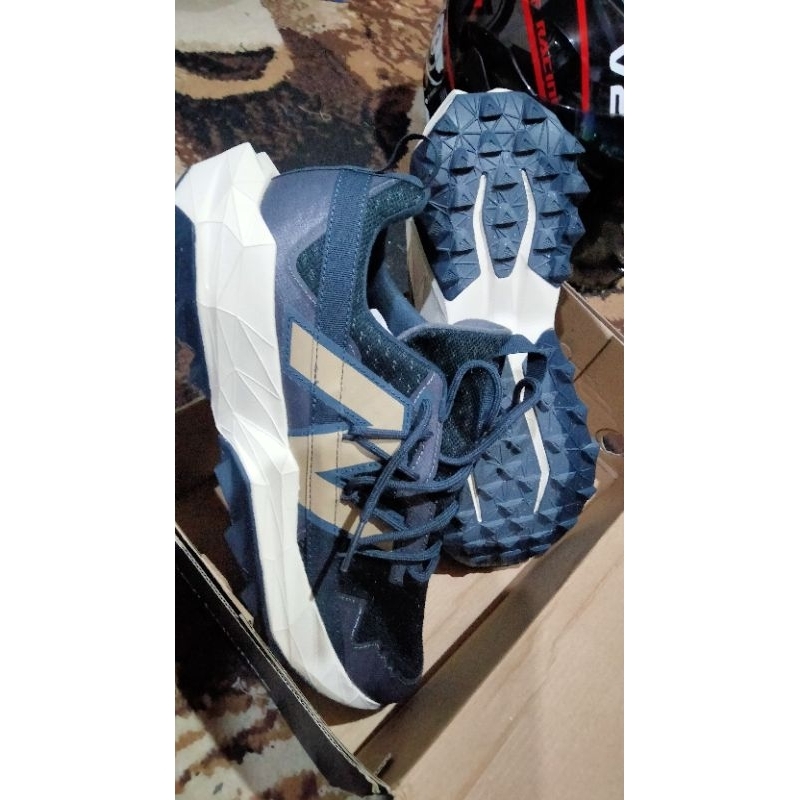 Sepatu trail run road nb sz 44