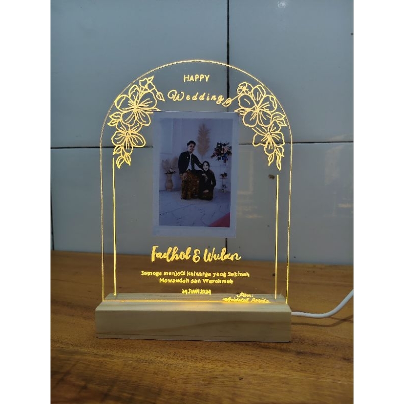 Akrilik Foto Aesthetic| Custom Akrilik Stiker foto| |Kado wisuda |Ulang Tahun| Wedding| LED Non LED
