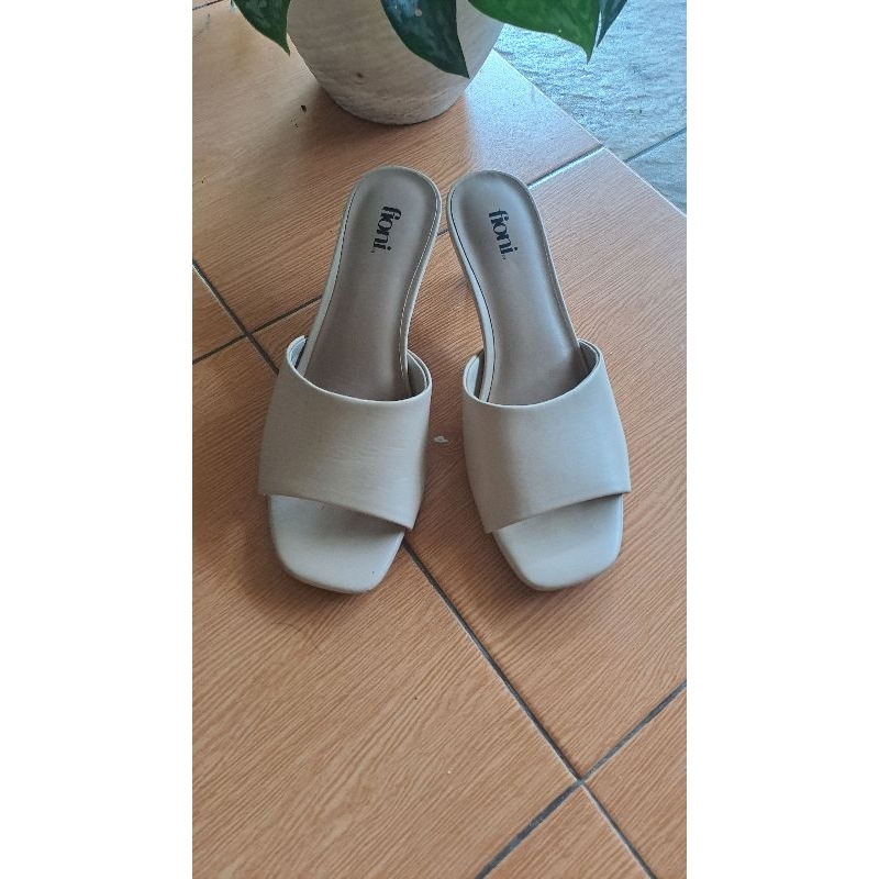 Sandal Fioni / Payless Preloved sz 36