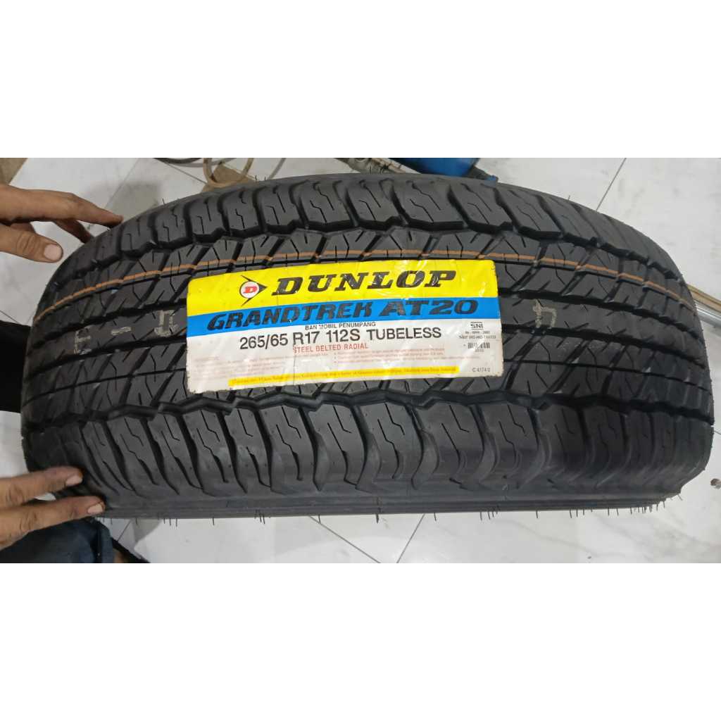 Ban Mobil Dunlop 265/65 R17 112S AT20 265/65/17 265 65 17 Pajero Fortuner AT 20
