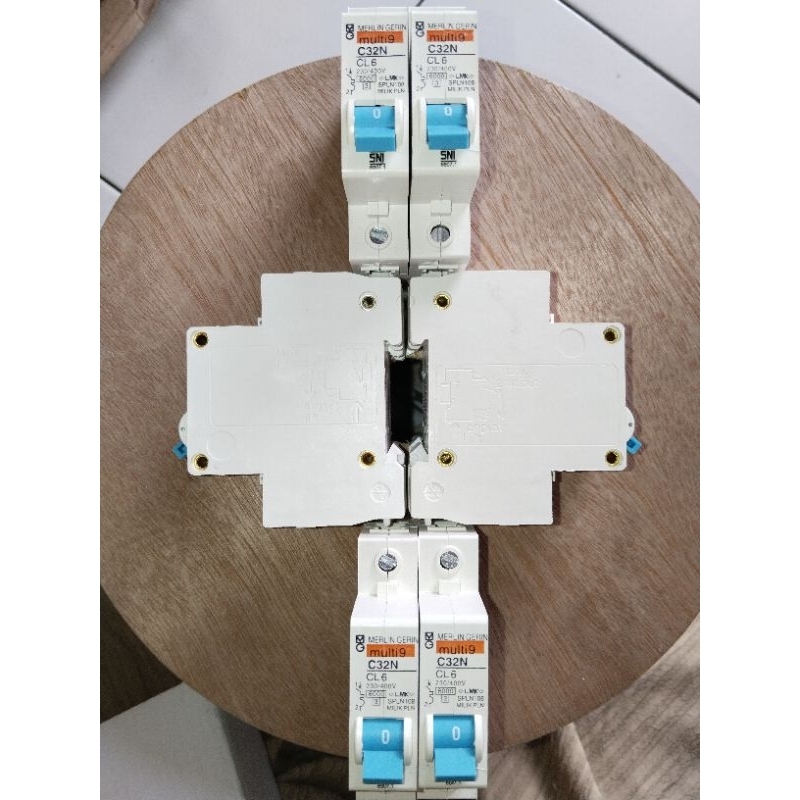 MCB Merlin Gerin 6A/MCB merlin multi9 6A/Mcb 6A SNI