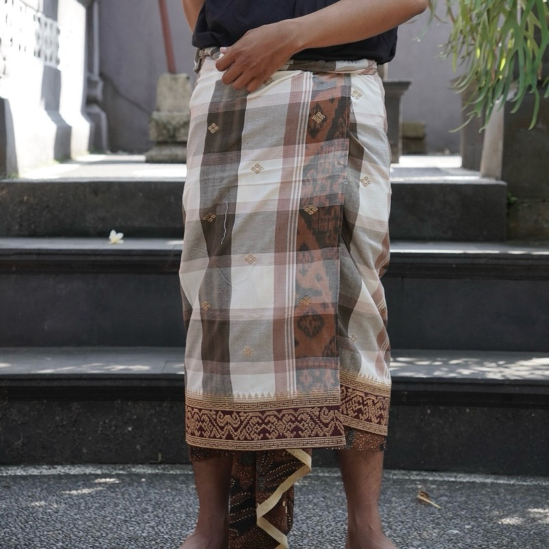 Saput Endek Tepi Bordir Dasar Putih