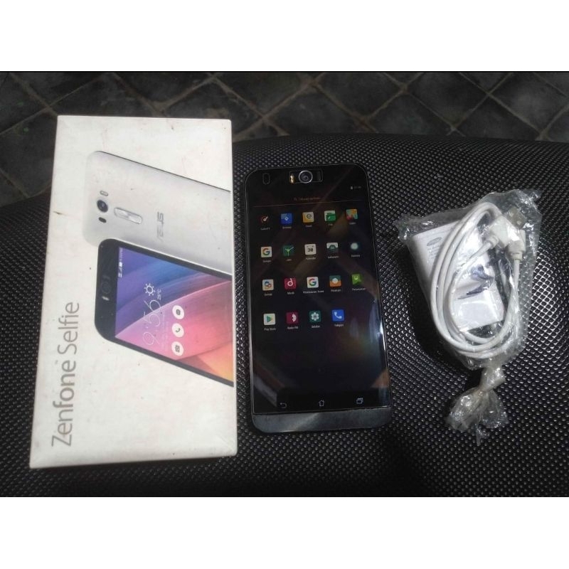 ASUS ZenFone Selfie 4G 3/32