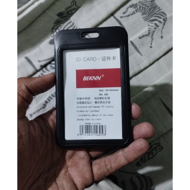 

Garansi Termurah Tempat id card name tag holder muat dua kartu plastik hitam