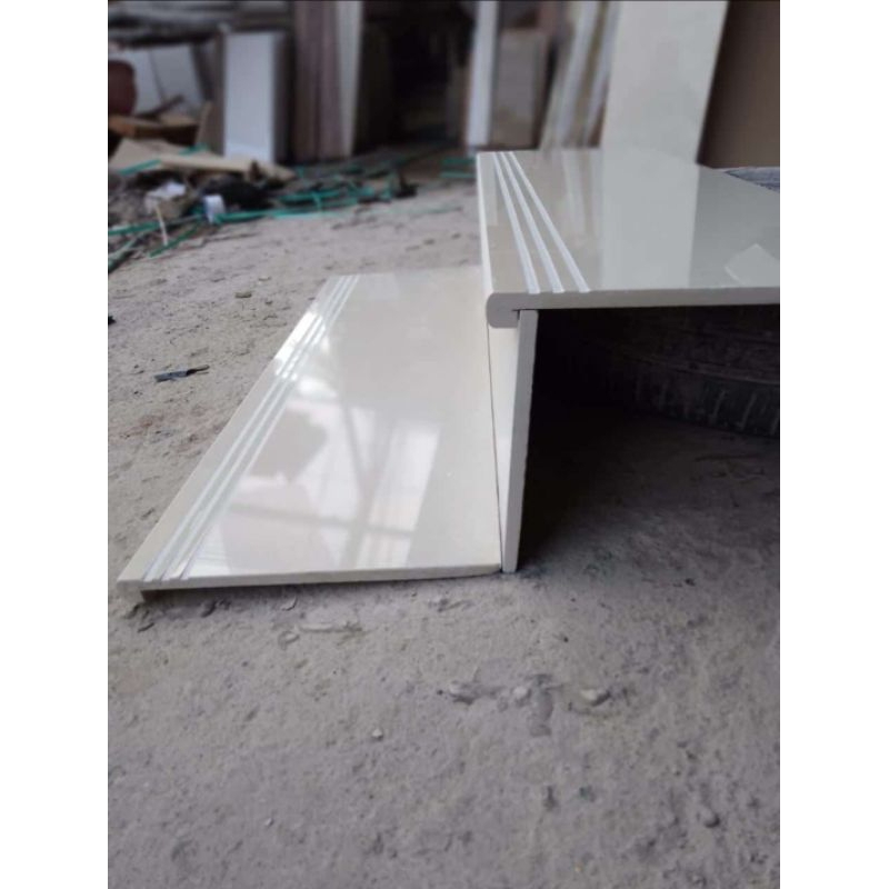 GRANIT KRAMIK ANAK TANGGA 30×90 30×100 20×90 20×100 MOTIF WARNA CREAM POLOS DOUBLE BEVEL REQUWEST CU