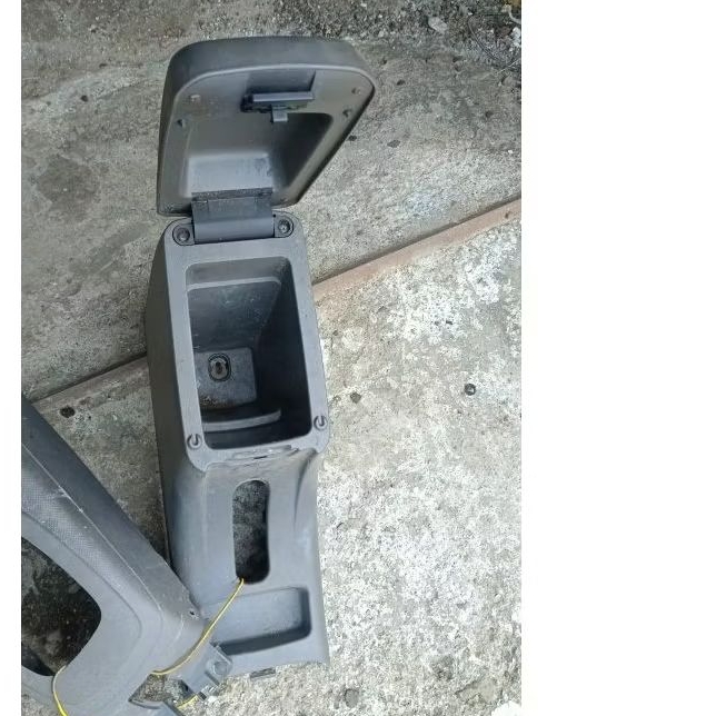 Console box Avanza Xenia original