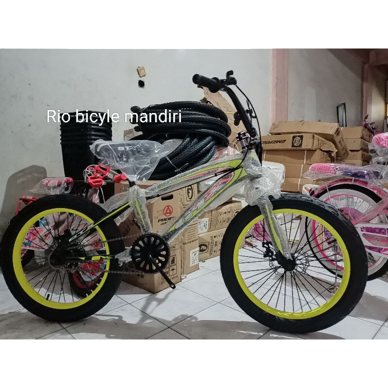 SEPEDA BMX GTX RING 20 INCHI BAN BESAR,WARNA HITAM-KUNING,REM DOUBLE CAKRAM