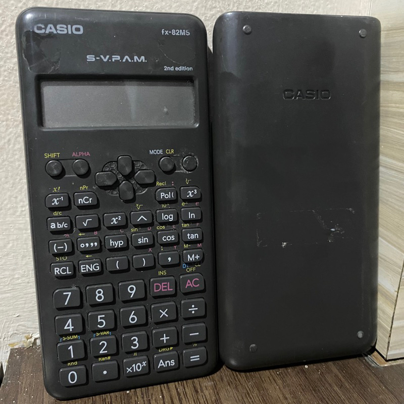 

Kalkulator Casio fx-82 MS