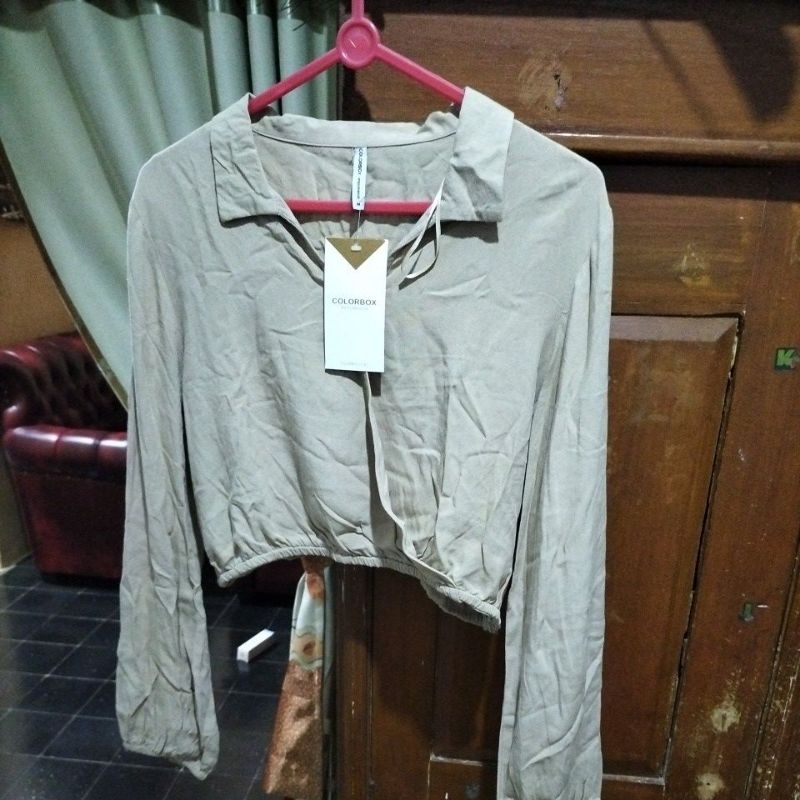 Kemeja wanita crop COLORBOX BEIGE