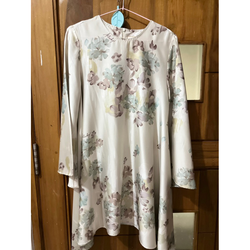 wearing klamby blouse preloved