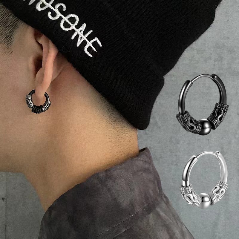 Anting Tindik Bulat Motif Naga Bahan Titanium Gaya Punk Hip Hop untuk Pria dan Wanita