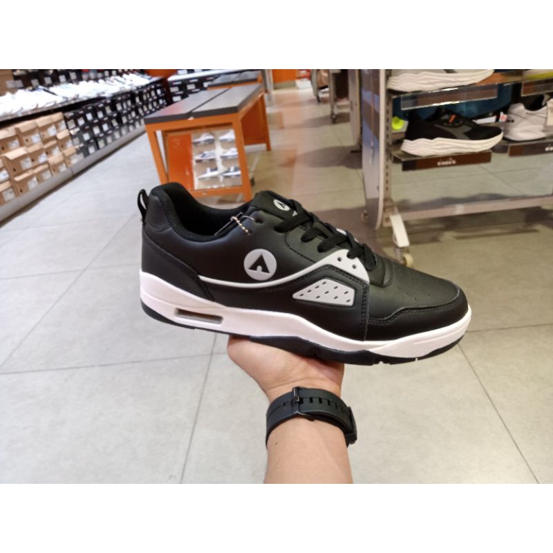 Sneakers pria sepatu Airwalk original/Airwalk Conrad men's sneakers shoes -Black