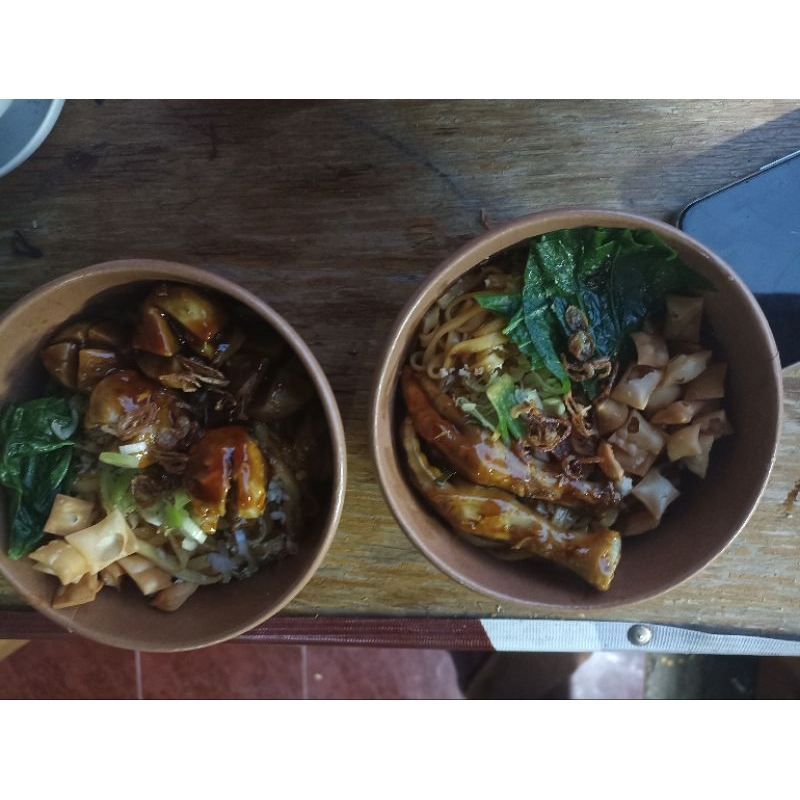 

Mie Ndower Pedas Nagih