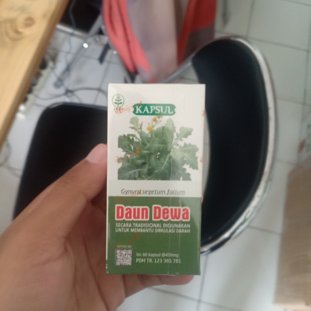 

Tazakka Ekstrak Kapsul Jamu Daun Dewa Asli Obat Struk Ringan Herbal Hipertensi Penurun Darah Tinggi