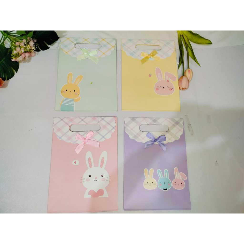 

Paperbag Tutup Ukuran P: 19cm T:26cm -2541