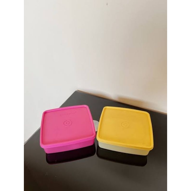 TUPPERWARE LARGE SQUARE AWAY (1) RANDOM