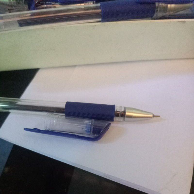 

Pulpen Tinta Biru ujung runcing 0,5 mm