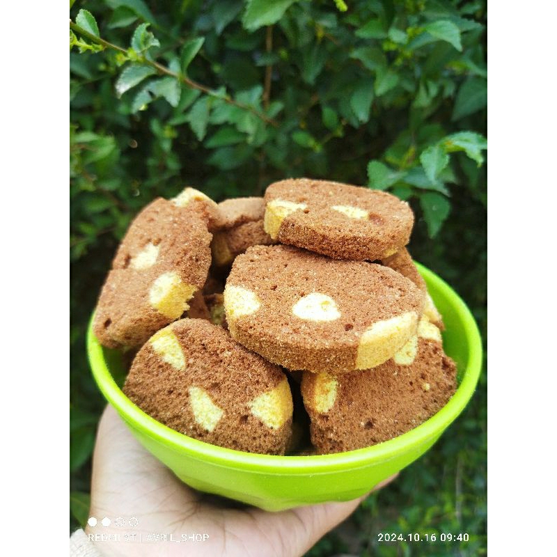 

bolu panggang mocca/kue kering rasa moka/bolu kering kotak mocca